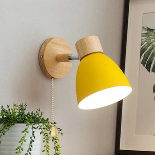 Houtkleurige Wandlamp met Scandinavisch Design Geel