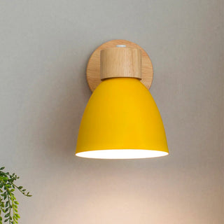 Houtkleurige Wandlamp met Scandinavisch Design