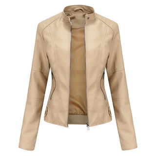 Getailleerd leren jack, ideaal om in laagjes te dragen bij koel weer. Beige
