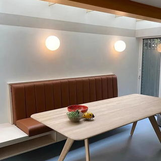 Globa plafondlamp - Moderne ronde plafondlamp van glas en aluminium met zacht licht.