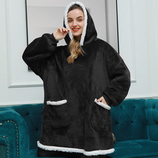 Hoodie & Deken | Heerlijke Combinatie van een Zachte Hoodie en Comfy Deken in één! Zwart