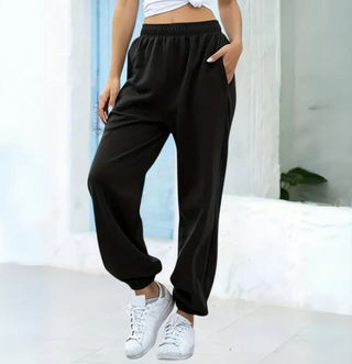 Joggingbroek van zachte katoenmix met een comfortabele pasvorm voor dagelijks gebruik. Zwart