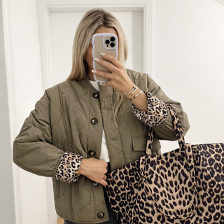 Tasana | Luxe Tussenjas met Trendy Stiksels - Luipaard Print Groen