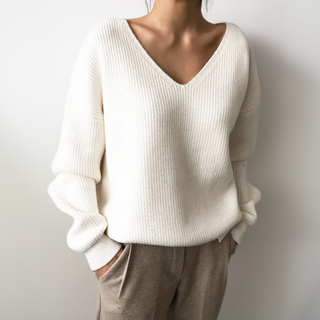 Noor | Comfortabele V-hals trui Wit