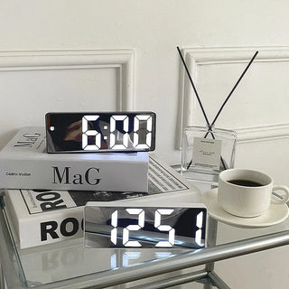 SmartWake – Digitale Wekker Met Alarmfunctie en Spiegel