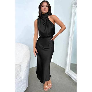 Velvet | Dames Avondjurk – Halter-design, Schitterende Look & Midi-lengte zwart