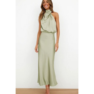 Velvet | Dames Avondjurk – Halter-design, Schitterende Look & Midi-lengte lichtgroen