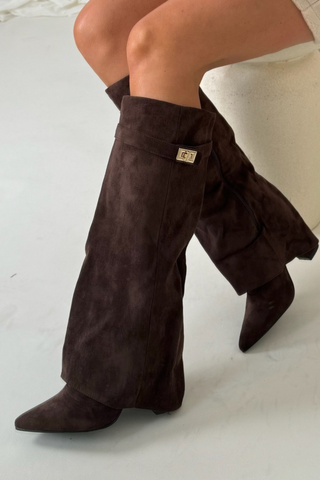 Aura | Dames Hoge Laarzen – Leer of Suède met Flap & Blokhak (8,5 cm)